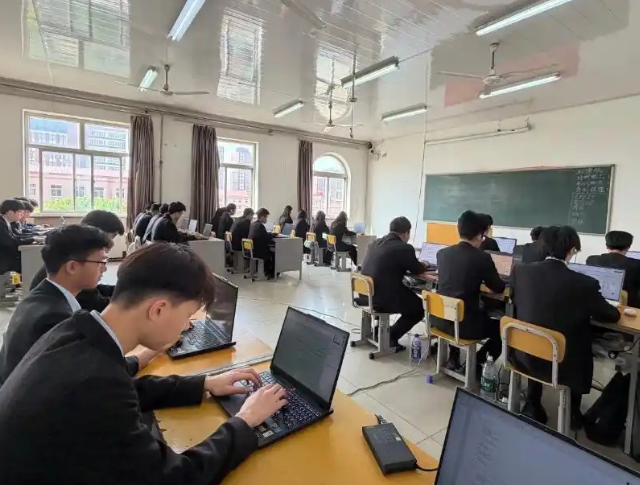 回归到“服务于教与学”的本位教育的计算机科学与技能学段 回归到“服务于教与学”的本位教育的计算机科学与技能学段